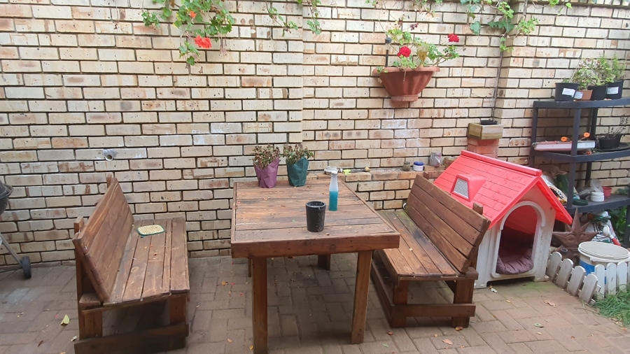 2 Bedroom Property for Sale in Kiepersol Free State